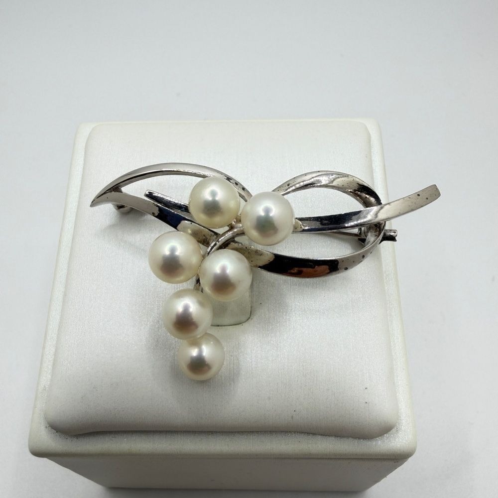Vintage stamped MIKIMOTO Pearl and Sterling silver Brooch/Pin! - Picture 6 of 12